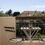 Adorable 2p Avec Piscine