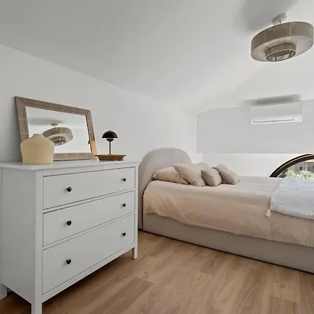 Adorable 2p Avec Piscine